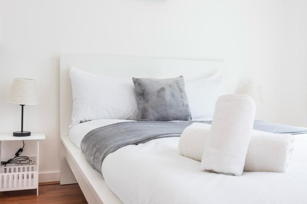 Apartment Spacious 1br Steps From Bridge & The Shard London